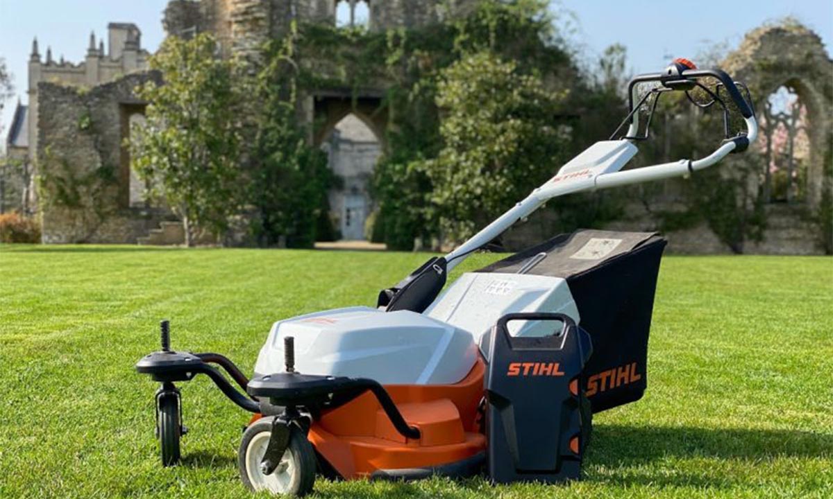 L’innovazione Stihl: il meglio dei rasaerba a batteria